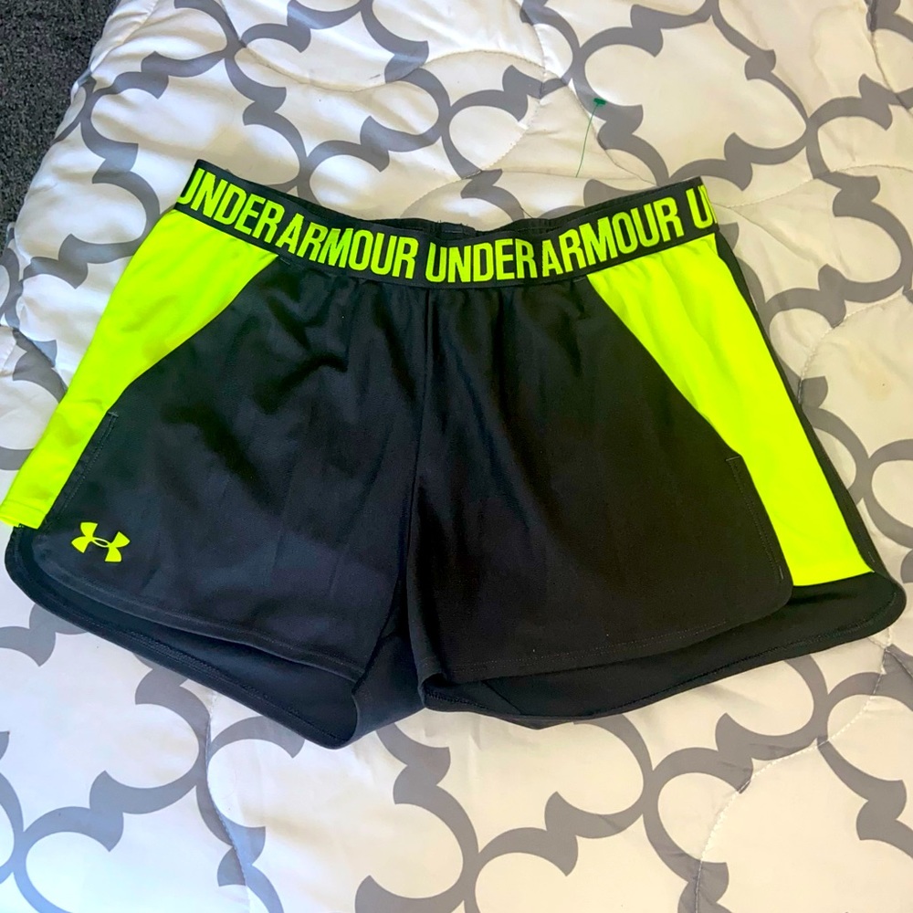 Under Armour Heatgear neon shorts M☀️🌴3/25.00